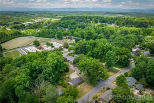 200 Falls St, Morganton, NC 28655 - Photo 29