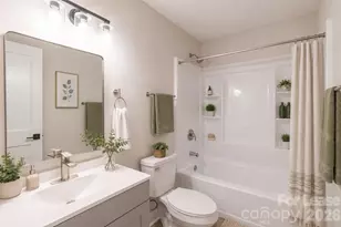 533 Blendwood Dr, Charlotte, NC 28215 - Photo 5