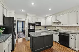 7933 Sunnyvale Ln, Charlotte, NC 28210 - Photo 13