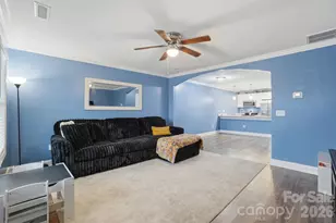 1629 Oak Leaf Dr, Hickory, NC 28601 - Photo 3