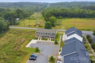 1629 Oak Leaf Dr, Hickory, NC 28601 - Photo 25