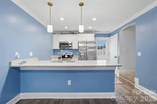 1629 Oak Leaf Dr, Hickory, NC 28601 - Photo 5
