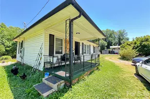 704 Morningside Dr, Mount Holly, NC 28120 - Photo 1