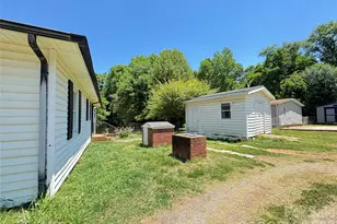704 Morningside Dr, Mount Holly, NC 28120 - Photo 3