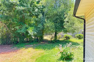 704 Morningside Dr, Mount Holly, NC 28120 - Photo 19