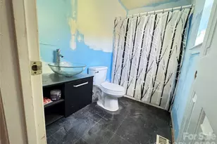 704 Morningside Dr, Mount Holly, NC 28120 - Photo 15