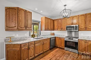 16105 Langston Dr, Charlotte, NC 28278 - Photo 11