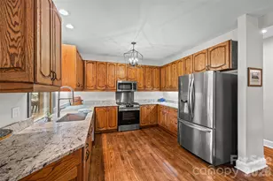 16105 Langston Dr, Charlotte, NC 28278 - Photo 9