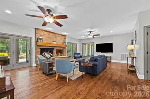 16105 Langston Dr, Charlotte, NC 28278 - Photo 11