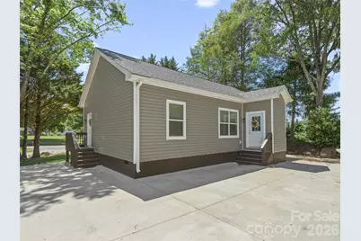 64 Drexel Road, Hendersonville, NC 28739 - Photo 1