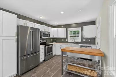 6912 Woodstock Drive, Charlotte, NC 28210 - Photo 11
