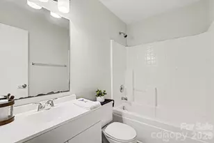 6325 Linda Vista Ln, Charlotte, NC 28216 - Photo 23