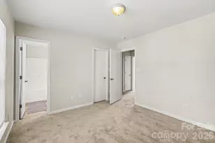6325 Linda Vista Ln, Charlotte, NC 28216 - Photo 15