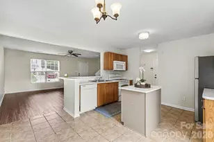6325 Linda Vista Ln, Charlotte, NC 28216 - Photo 9