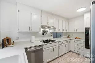 7045 Burlwood Rd, Charlotte, NC 28211 - Photo 17