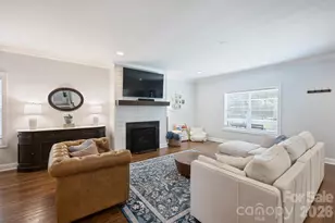 1617 Hawthorne Ln, Charlotte, NC 28205 - Photo 5