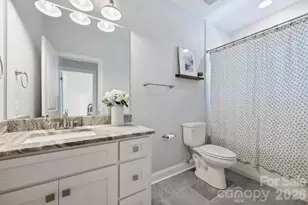 1617 Hawthorne Ln, Charlotte, NC 28205 - Photo 17