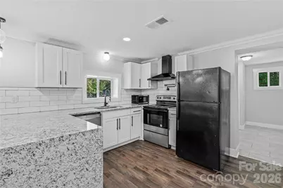 906 Gladstone Street, Florence, SC 29501 - Photo 7