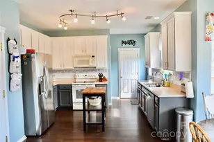 9007 Goldfields Dr, Charlotte, NC 28227 - Photo 7