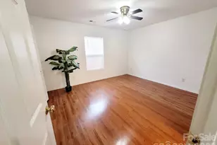 2416 Buckleigh Dr, Charlotte, NC 28215 - Photo 9