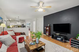 8120 Pelorus Ln, Charlotte, NC 28269 - Photo 5