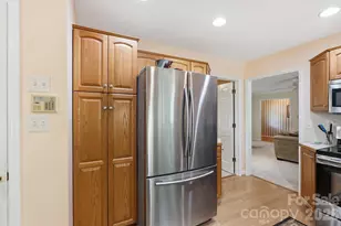 4323 Creemore Dr, Charlotte, NC 28213 - Photo 9