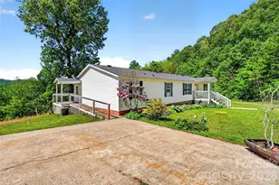 298 Wolf Xing, Bakersville, NC 28705 - Photo 5