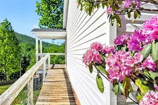298 Wolf Xing, Bakersville, NC 28705 - Photo 3