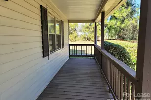 5323 Chestnut Lake Dr, Charlotte, NC 28227 - Photo 3