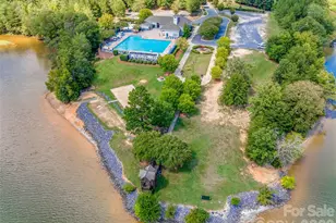 1039 Hunters Run Dr, Tega Cay, SC 29708 - Photo 1