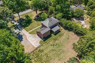 2115 E Providence Dr, Charlotte, NC 28270 - Photo 41