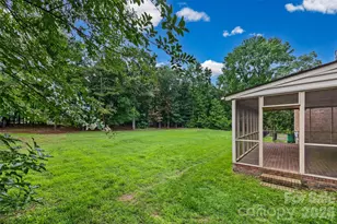 2115 E Providence Dr, Charlotte, NC 28270 - Photo 37