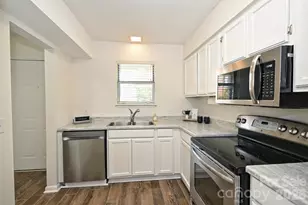 3131 Heathstead Place, Charlotte, NC 28210 - Photo 19