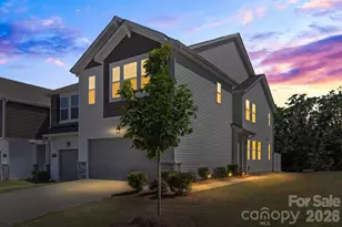 4529 Iron Oak Ln, Charlotte, NC 28269 - Photo 1