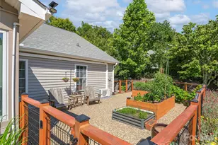 16 Stonebridge Dr, Asheville, NC 28805 - Photo 23