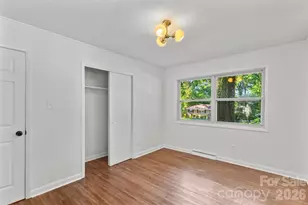 3840 Colebrook Rd, Charlotte, NC 28215 - Photo 21
