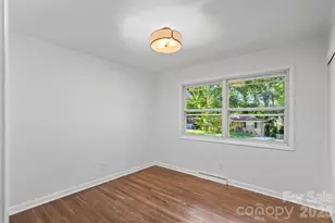 3840 Colebrook Rd, Charlotte, NC 28215 - Photo 11