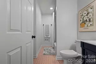 3840 Colebrook Rd, Charlotte, NC 28215 - Photo 9