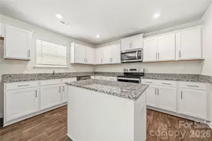2209 Lilium Dr, Charlotte, NC 28216 - Photo 9