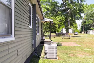 214 E Double Shoals Rd, Lawndale, NC 28090 - Photo 21
