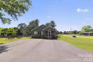 214 E Double Shoals Rd, Lawndale, NC 28090 - Photo 3