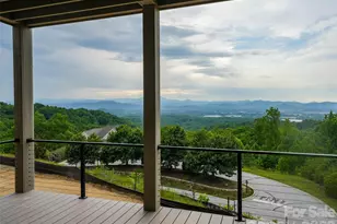 225 Coachman Dr, Hendersonville, NC 28791 - Photo 9