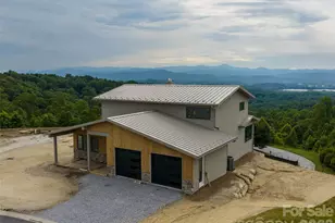 225 Coachman Dr, Hendersonville, NC 28791 - Photo 3