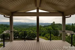225 Coachman Dr, Hendersonville, NC 28791 - Photo 13