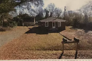 5323 Eaton Cir, Charlotte, NC 28208 - Photo 1