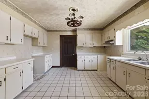 174 Hazelwood Ave, Waynesville, NC 28786 - Photo 13