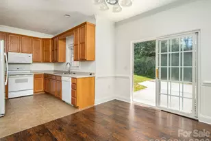 876 W Pointe Dr, Asheville, NC 28806 - Photo 7