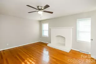7114 Fox Hunt Rd, Charlotte, NC 28212 - Photo 3