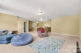 13933 Pinyon Pine Ln, Charlotte, NC 28215 - Photo 25