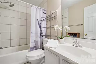 4300 Saxonbury Way, Charlotte, NC 28269 - Photo 25